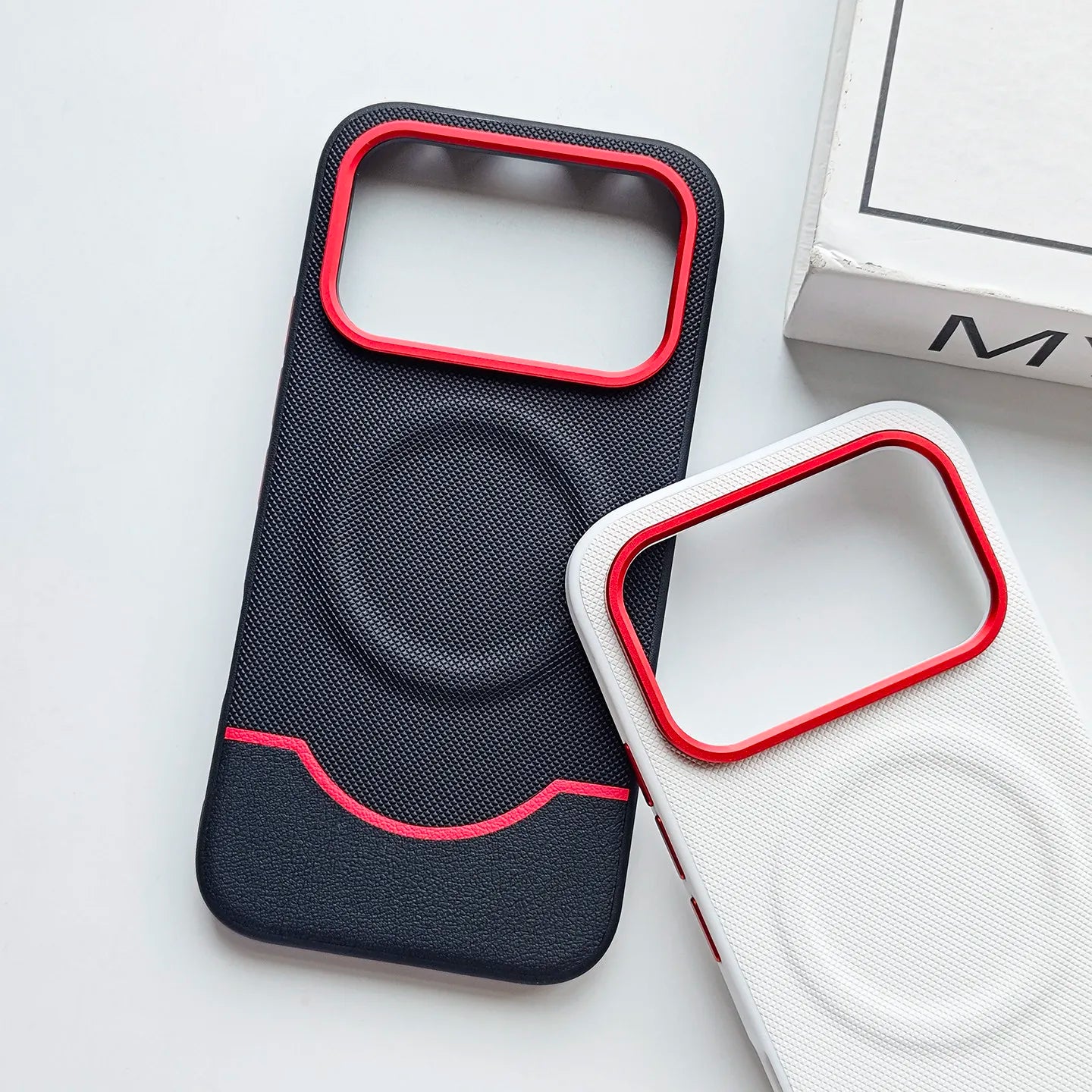 Coque  magnétique en cuir PU mat à grain fin associé au silicone pour Honor 600 / 600 Pro